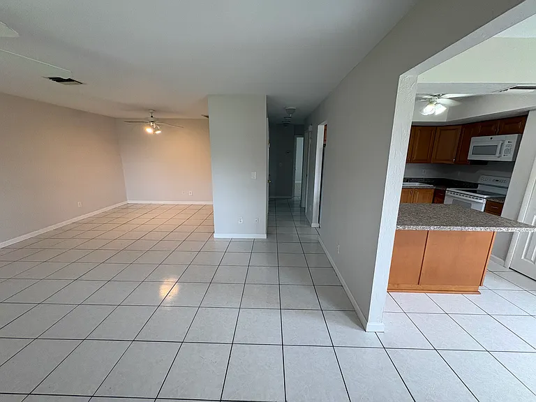 4520 SE 5th Pl #1 — Photo 9