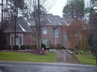 19600 River Falls Dr, Davidson, NC 28036