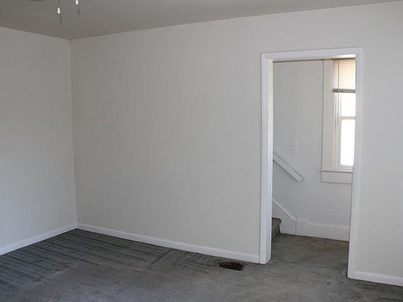 4th image of 406 N Gladstone Ave