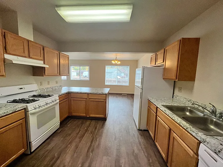 1304 N Brooklane St — Photo 13