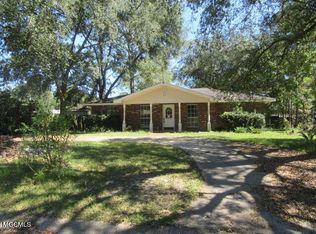 1009 Chestnut Dr, Picayune, MS 39466