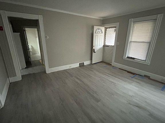4th image of 60 Evergreen St #1A