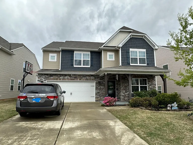 137 Sequoia St — Photo 1