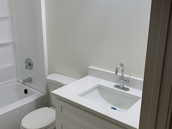 2nd image of 910-918 922 Lafayette St #1