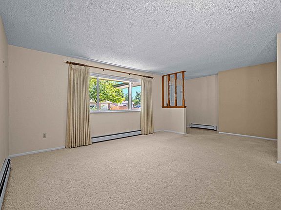 5th image of 629 1/2 Hudsons Bay Dr