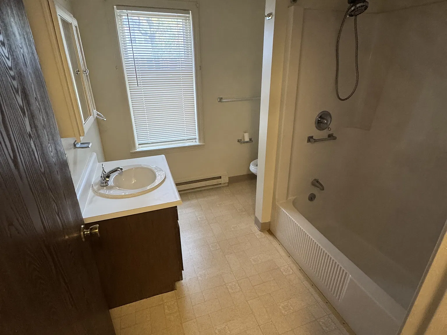 Knox ST Apartments - 16 — Photo 4