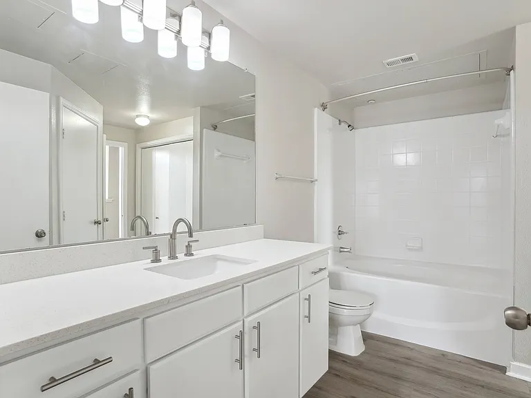 Hudson Bathroom Finishes