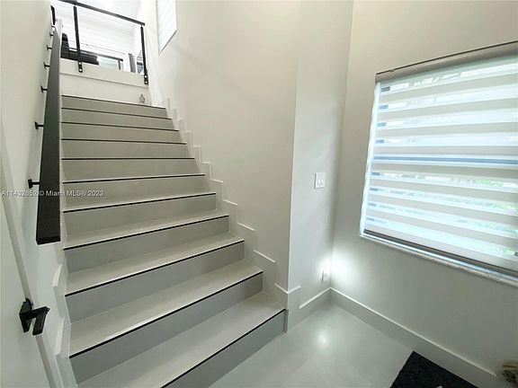 2nd image of 1667 Cypress Pointe Dr #3B