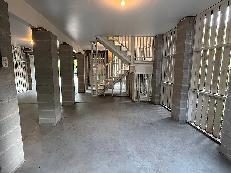 120 Clouter Creek Dr — Photo 12