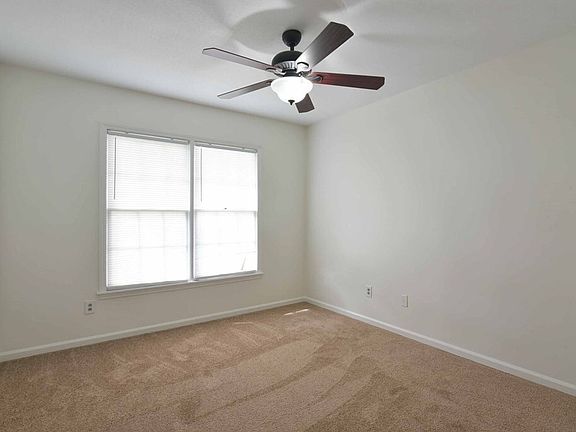 4th image of 2613 Oak View St