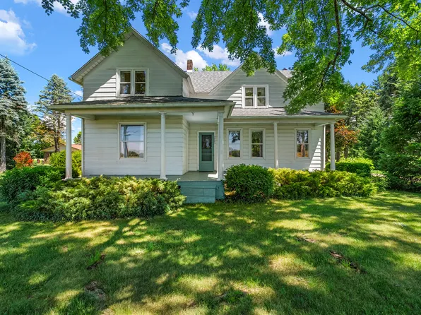 5993 Washington Ave, Stevensville, MI 49127