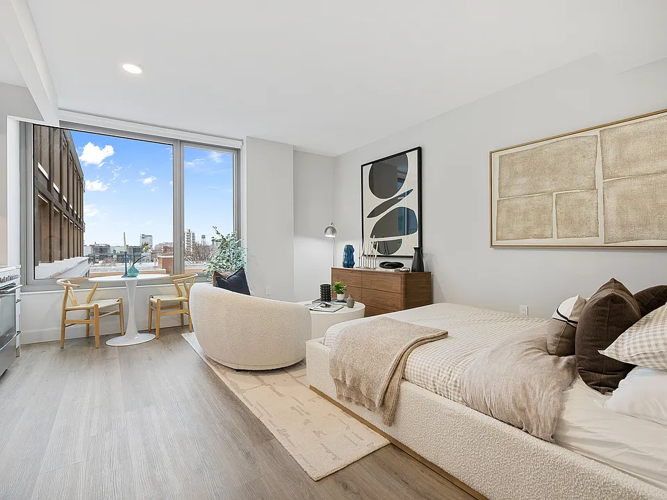 75 Dupont St #201