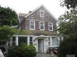 177 W Nicholai St, Hicksville, NY 11801