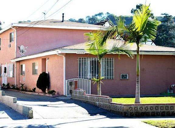 2nd image of 1234 Mariposa St