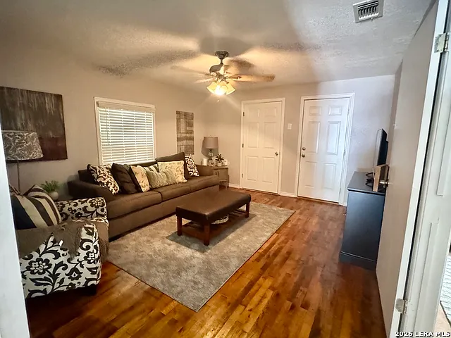 611 Brunswick Blvd — Photo 12