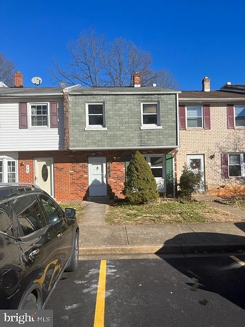1st image of 14585 Earlham Ct