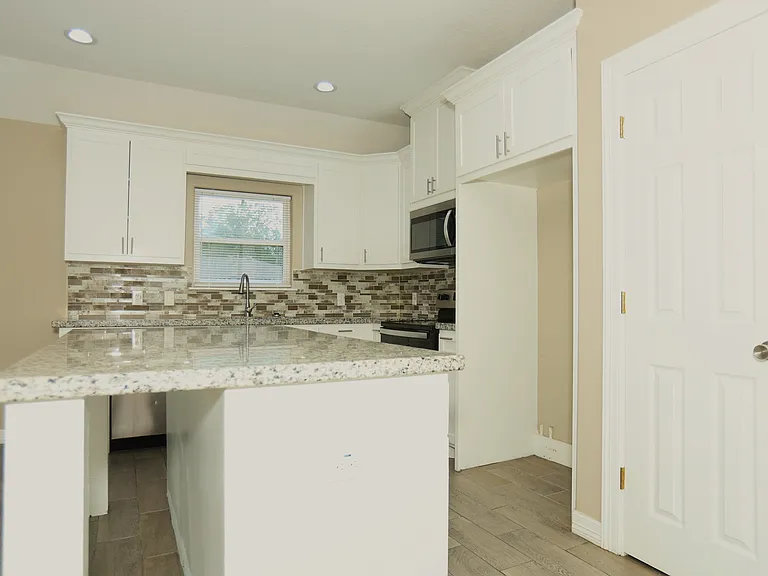 1012 Oak St #A — Photo 1