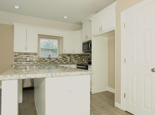 1012 Oak St #A, West Columbia, TX 77486