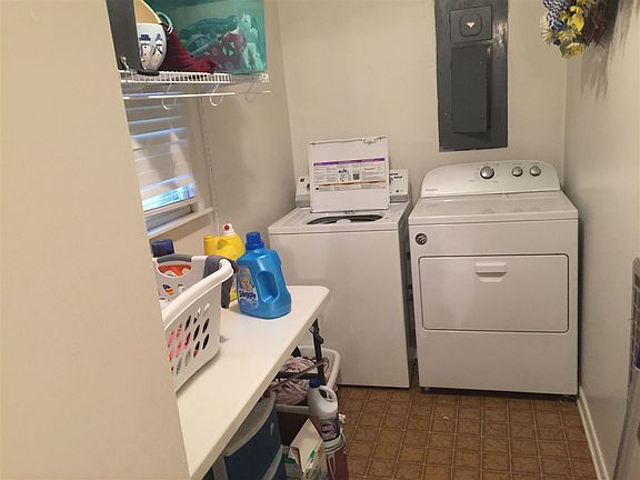 5th image of 740 Weir St