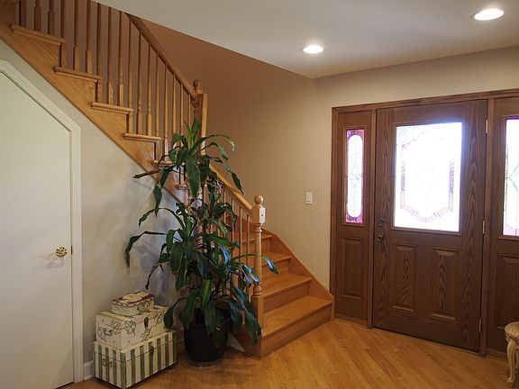 2nd image of 8129 W 92nd Pl
