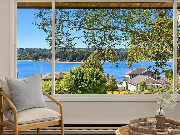 4th image of 17278 Lemolo Shore Drive NE