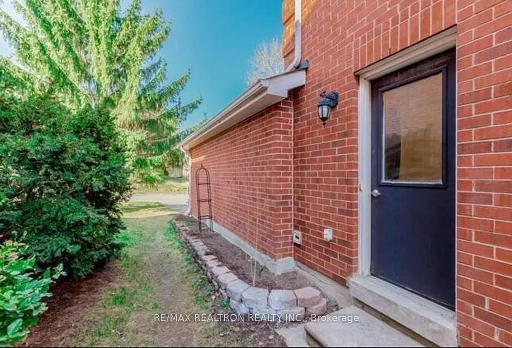 2 bed, $2,000 — Photo 2