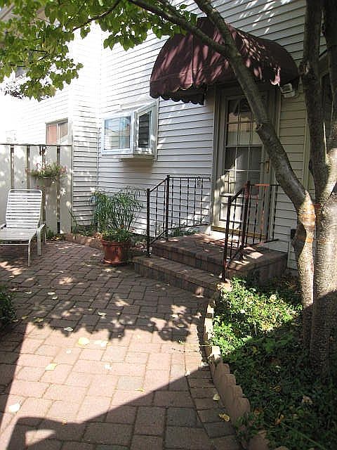 1st image of 5527 E Oberlin Cir NE