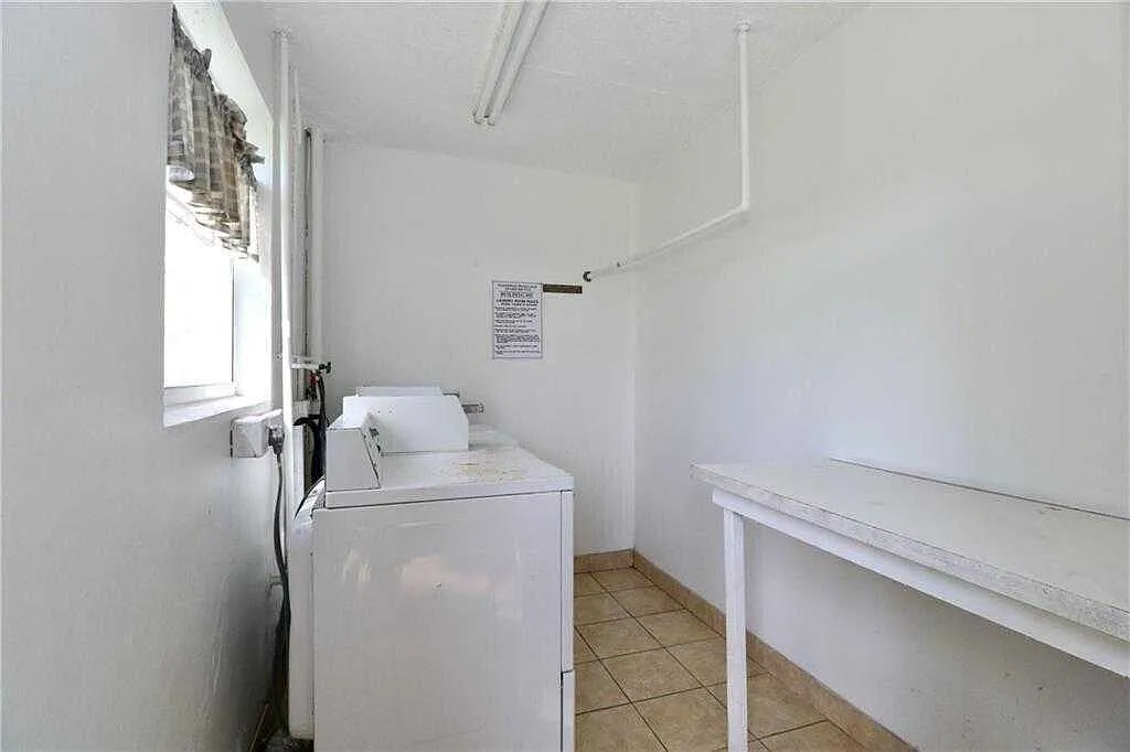2 bed, $1,800 — Photo 3
