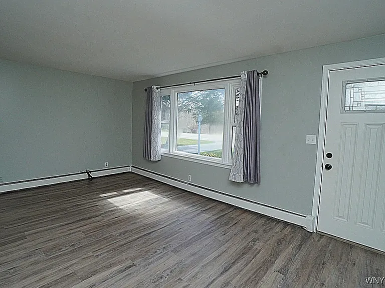 Open concept - Unfurnished Living Room
