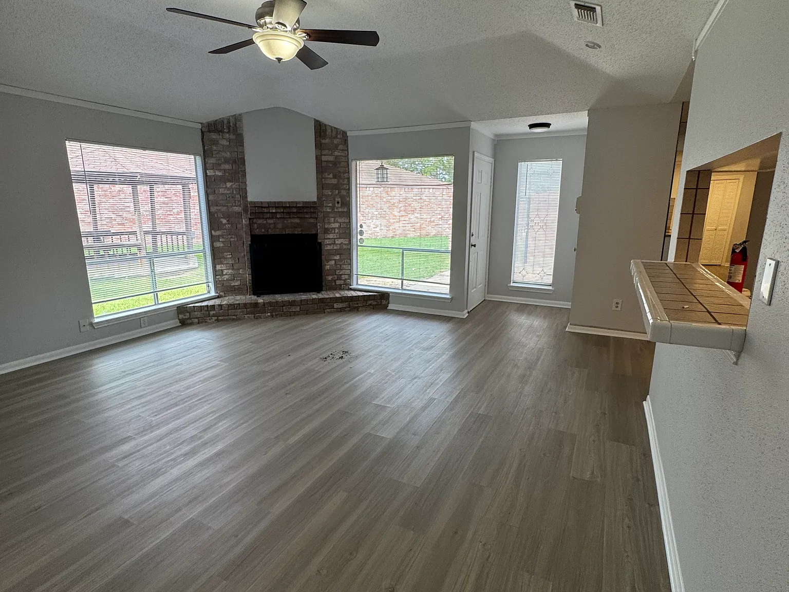 6814 Clee Ln — Photo 2