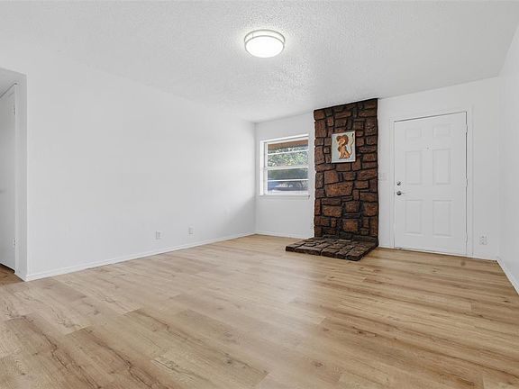 4th image of 1623 Hardwood Grove St
