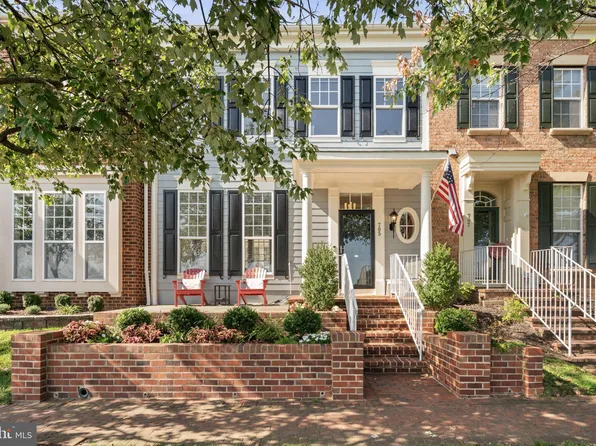 705 Harbor Side St, Woodbridge, VA 22191