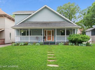 21 Hickory St, Grayslake, IL 60030