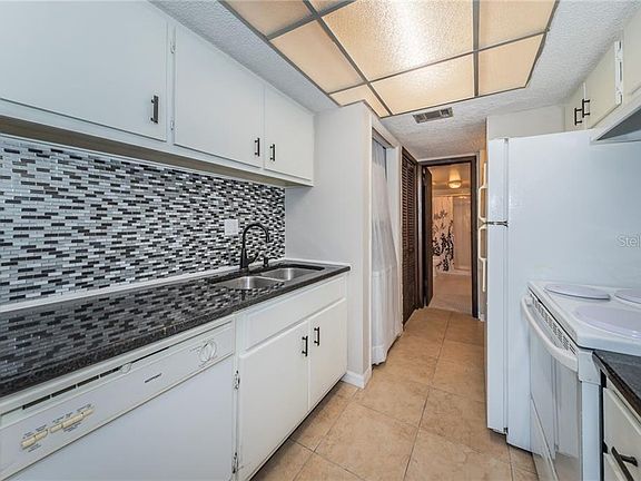 5th image of 302 Moorings Cove Dr