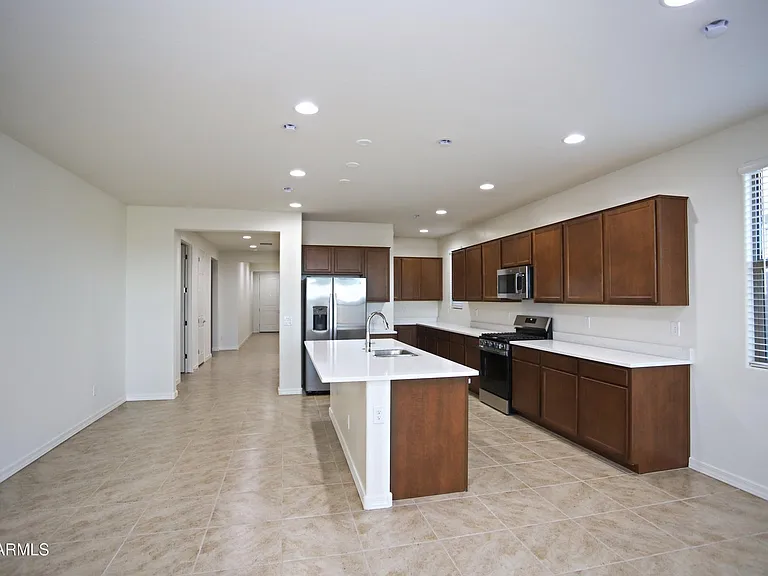 879 W Finch Dr — Photo 7