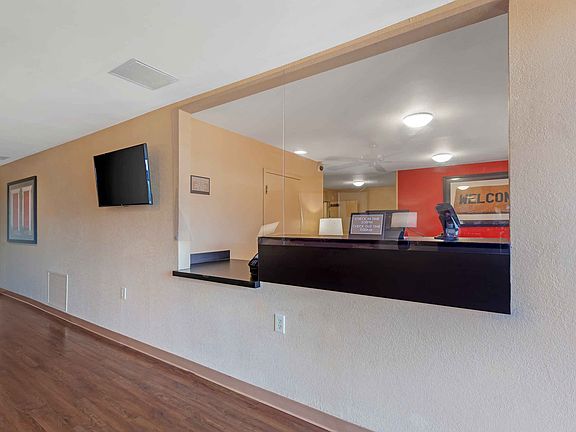 Lobby and Guest Check-in