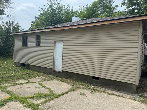 2825 Reynolds St, Flint, MI 48503