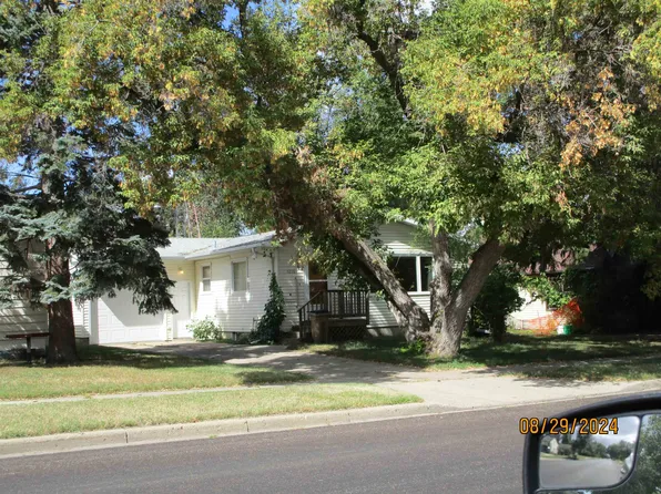 1210 7th Stsw, Minot, ND 58701