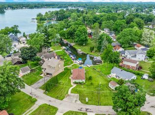 8320 Lagoon St, Commerce Township, MI 48382