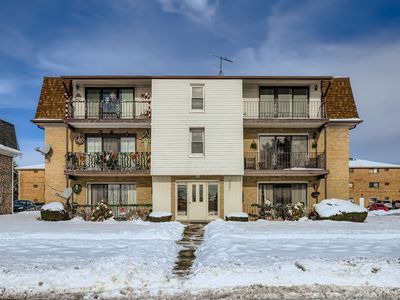 7336 W 86th St APT 2B, Bridgeview, IL, 60455
