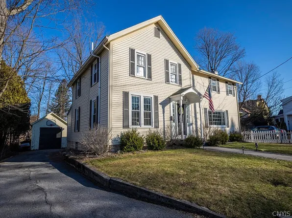 110 Edwards Ln, Fayetteville, NY 13066