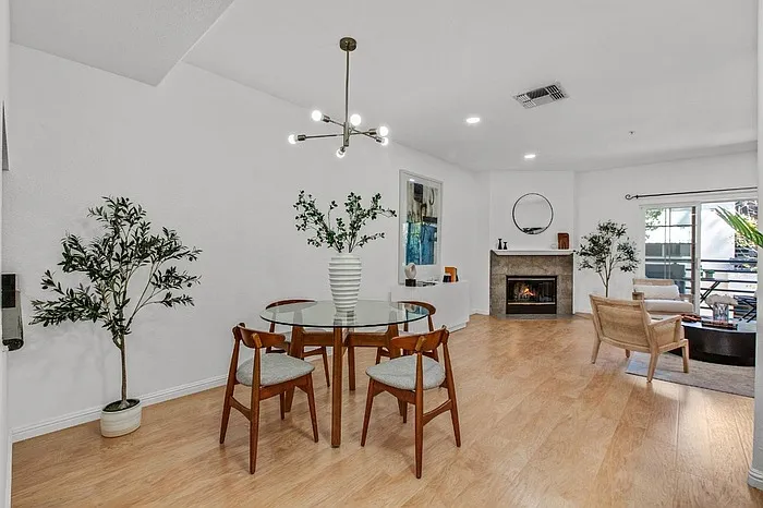128 El Camino Real #128 — Photo 4