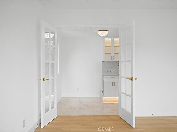 5th image of 1401 Valley View Rd APT 329