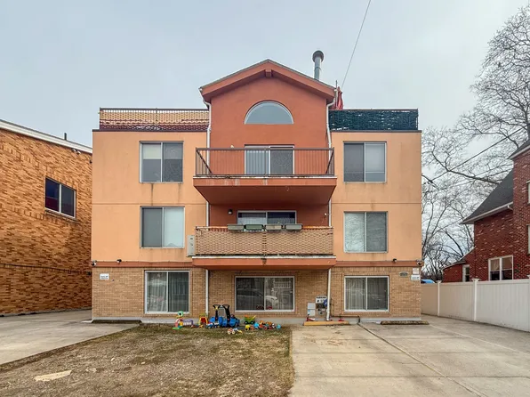 2747 East 26th Street image 1 of 18