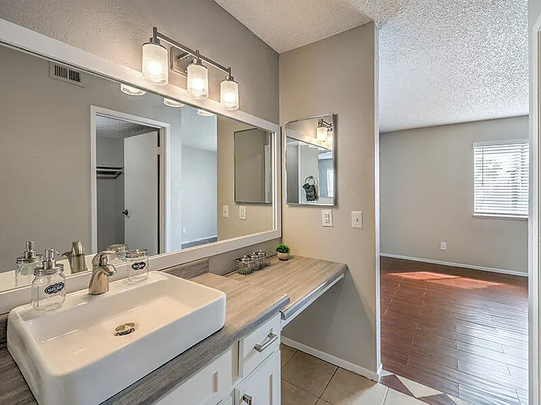 Gateway Villas — Photo 25