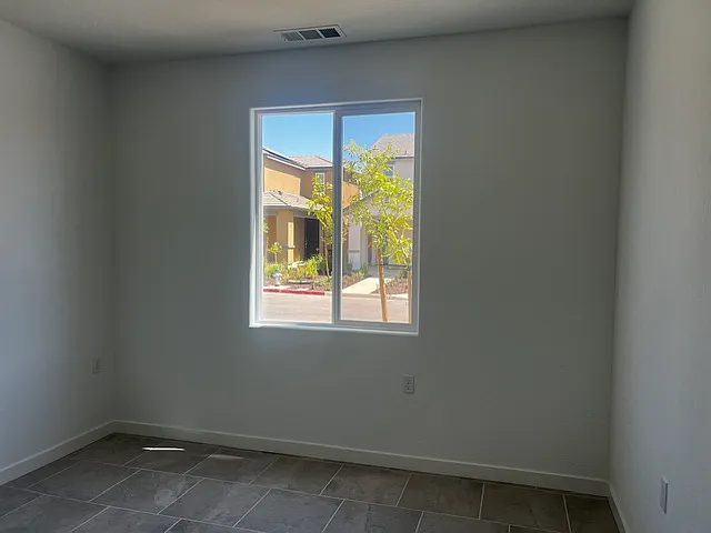 2902 E Veleta Dr — Photo 5