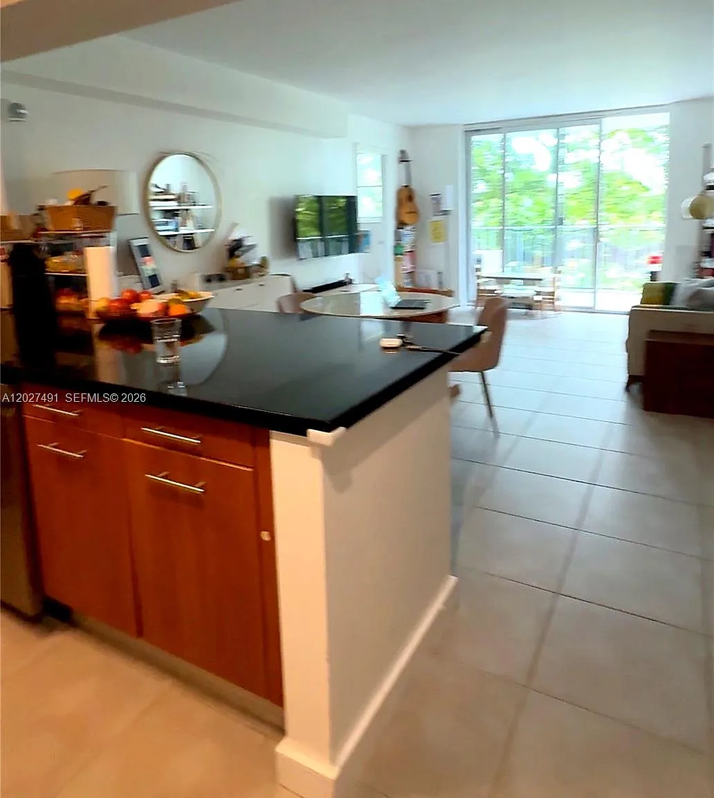 Nirvana Condo No Five Con — Photo 3