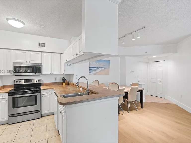 17145 N Bay Rd #4311 — Photo 18