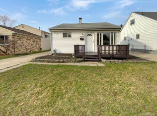 28448 Dawson St, Garden City, MI 48135