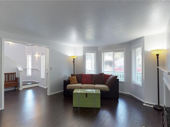 4th image of 2508 Woodfield Loop SE
